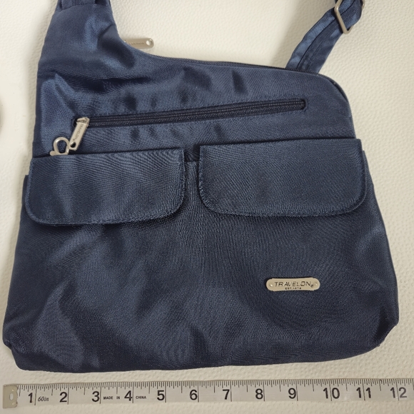 Travelon RFID Anti-Theft Crossbody Bag - Picture 15 of 15